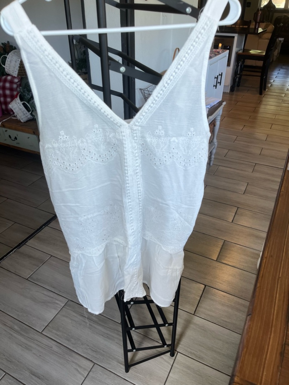 Vineyard Vines White Eyelet V-Neck Camisole Top